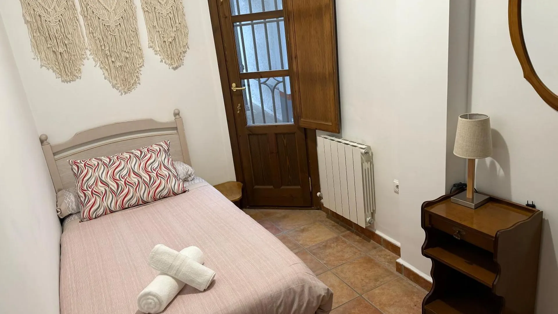 그라나다 Charming Albaicin Patio Flat Free Onsite Parking 아파트 0*,  스페인